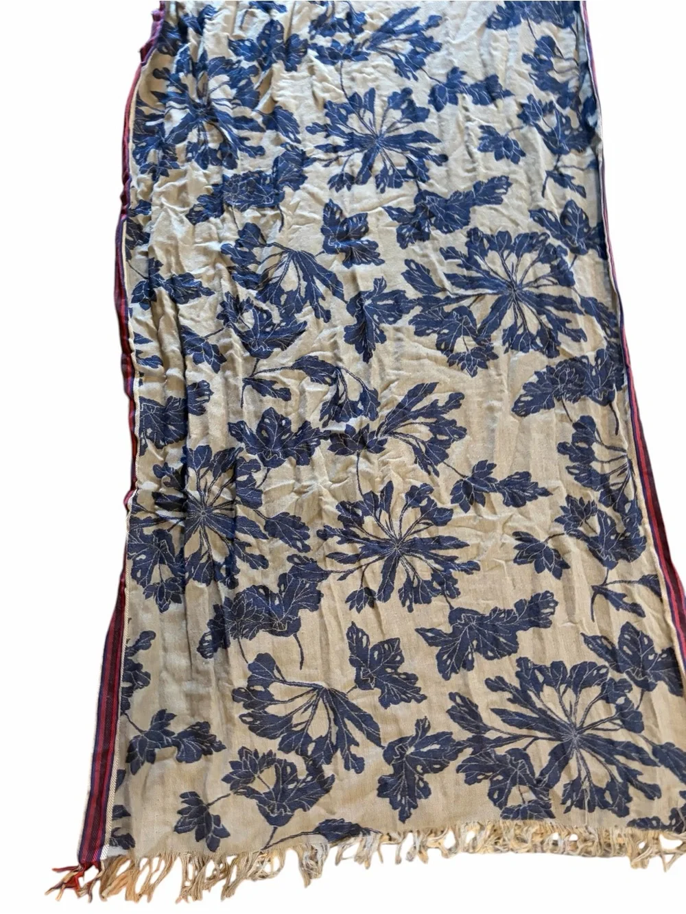 BANANA REPUBLIC 56” x 76” leaf print tapestry scarf